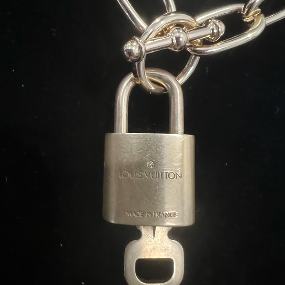 LOUIS VUITTON CHOKER - Picture 2 of 7